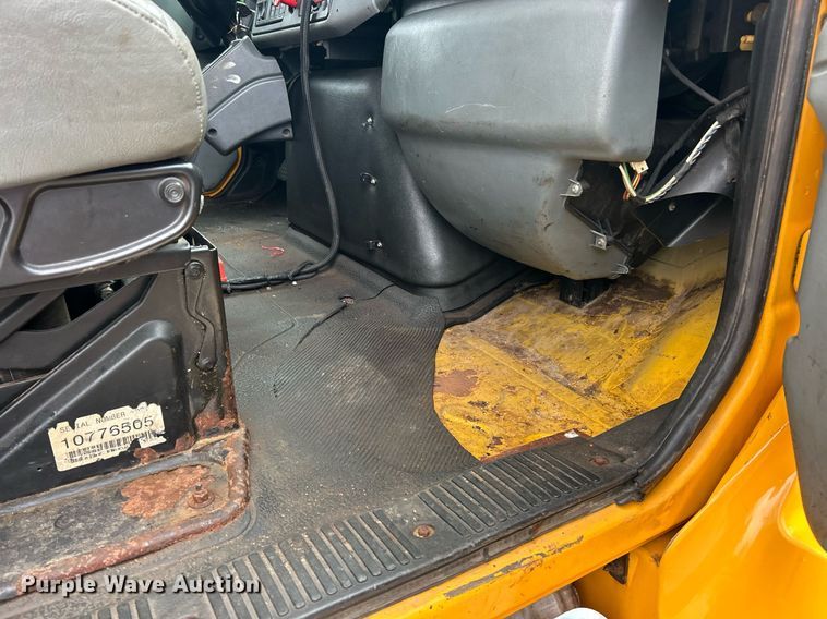 image for item EK8016 2006 International SA525 dump truck