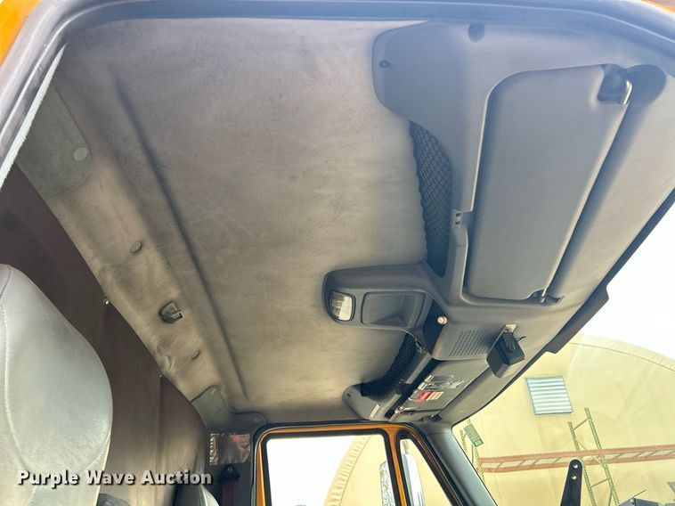 image for item EK8016 2006 International SA525 dump truck