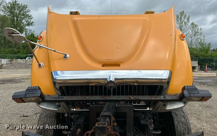 image for item EK8016 2006 International SA525 dump truck