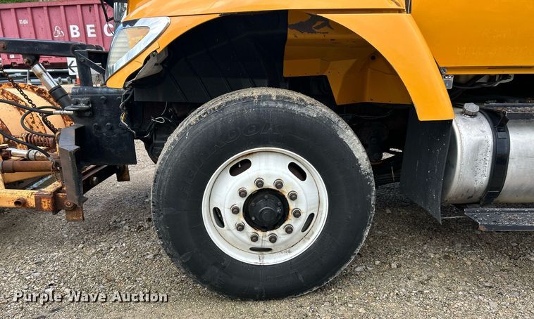 image for item EK8016 2006 International SA525 dump truck