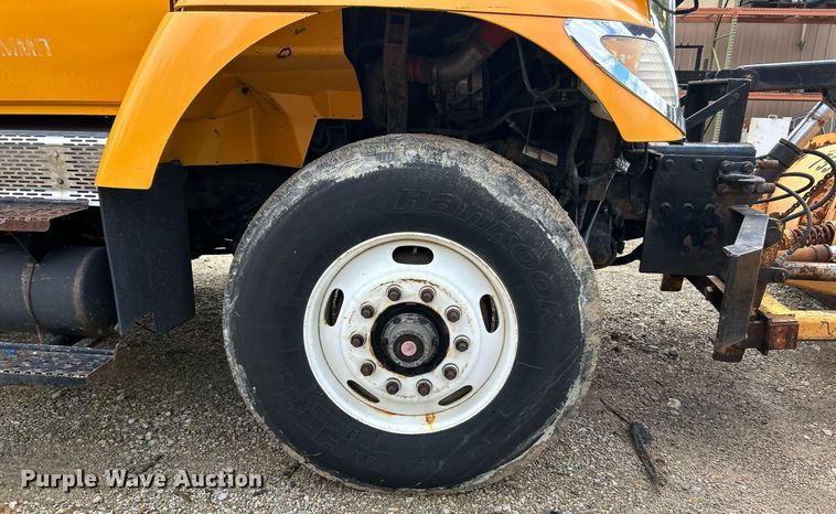 image for item EK8016 2006 International SA525 dump truck