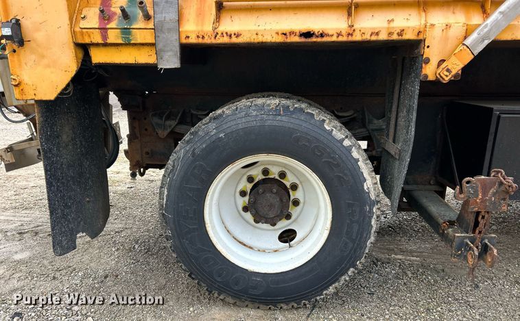 image for item EK8016 2006 International SA525 dump truck