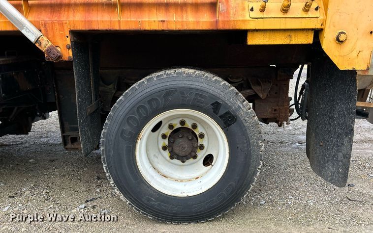 image for item EK8016 2006 International SA525 dump truck