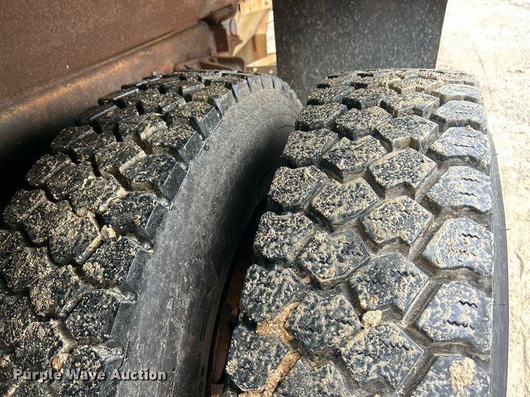 image for item EK8016 2006 International SA525 dump truck