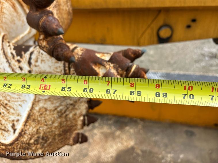 image for item EK8017 2010 International SF625 digger derrick truck