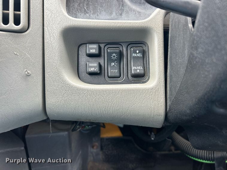 image for item EK8017 2010 International SF625 digger derrick truck