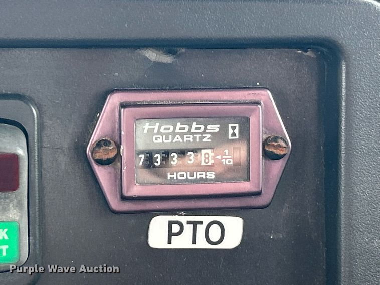 image for item EK8017 2010 International SF625 digger derrick truck