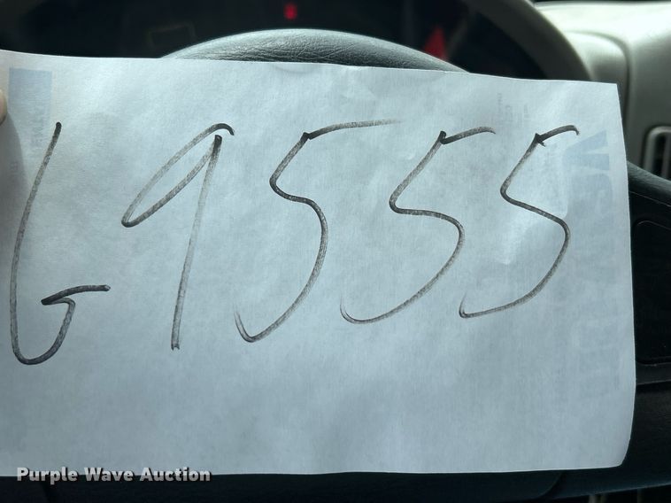 image for item EK8017 2010 International SF625 digger derrick truck