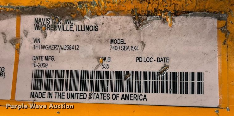 image for item EK8017 2010 International SF625 digger derrick truck