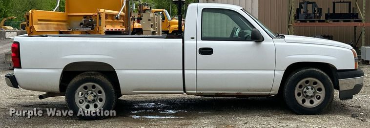 image for item EK8022 2005 Chevrolet Silverado 1500 pickup truck