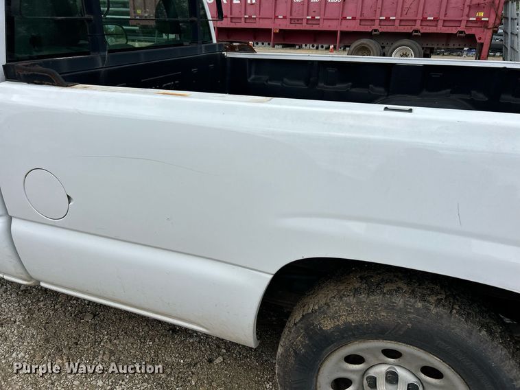 image for item EK8022 2005 Chevrolet Silverado 1500 pickup truck
