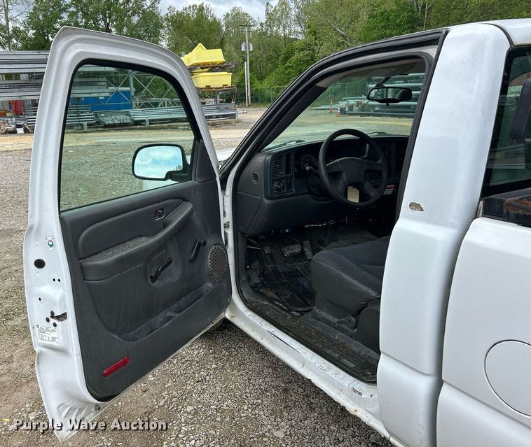 image for item EK8022 2005 Chevrolet Silverado 1500 pickup truck