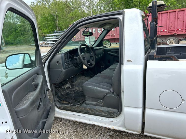 image for item EK8022 2005 Chevrolet Silverado 1500 pickup truck