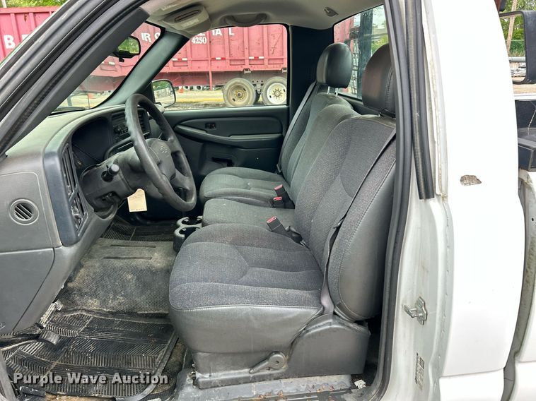 image for item EK8022 2005 Chevrolet Silverado 1500 pickup truck