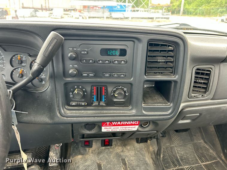 image for item EK8022 2005 Chevrolet Silverado 1500 pickup truck