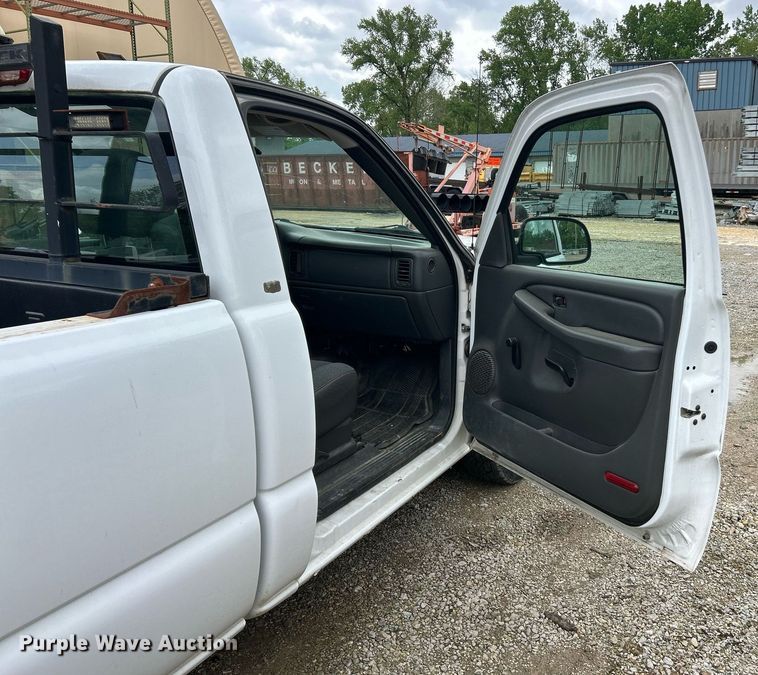 image for item EK8022 2005 Chevrolet Silverado 1500 pickup truck