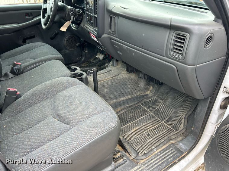 image for item EK8022 2005 Chevrolet Silverado 1500 pickup truck