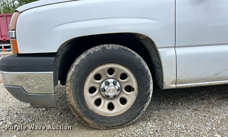 image for item EK8022 2005 Chevrolet Silverado 1500 pickup truck