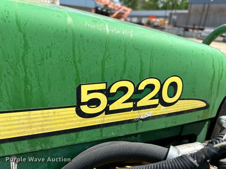 image for item EK8023 2003 John Deere 5220 tractor