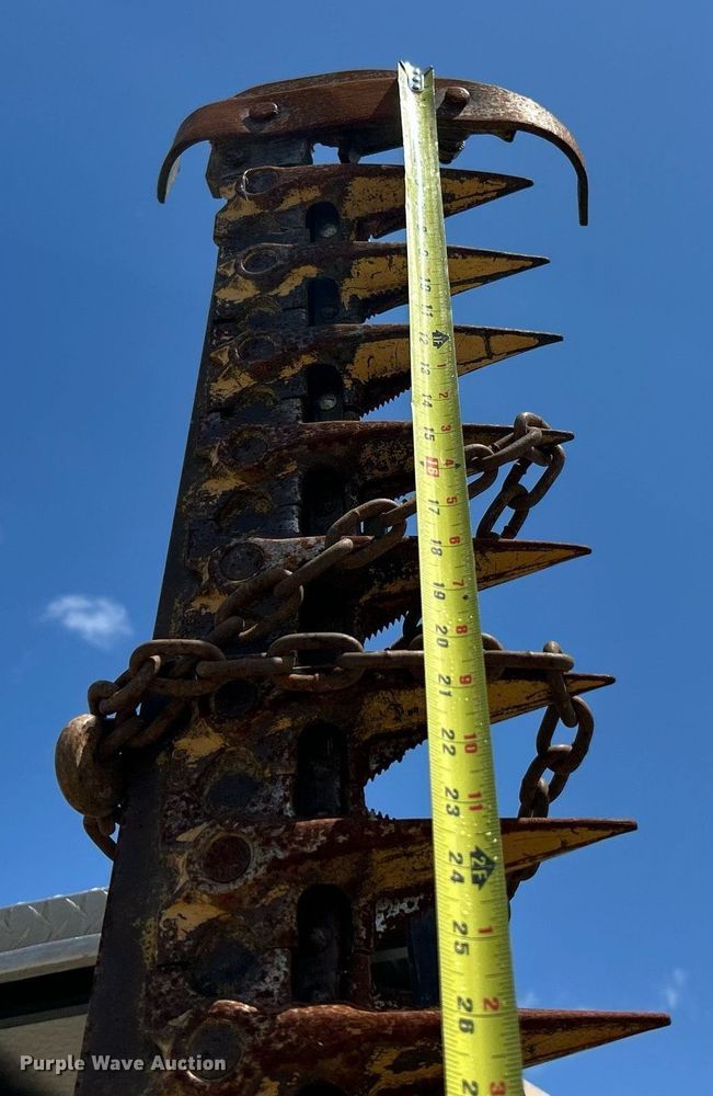 image for item EK8023 2003 John Deere 5220 tractor