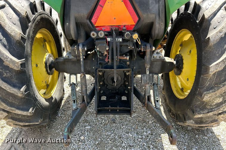 image for item EK8023 2003 John Deere 5220 tractor