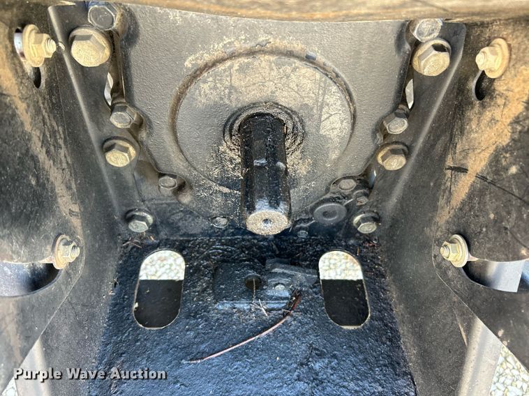 image for item EK8023 2003 John Deere 5220 tractor