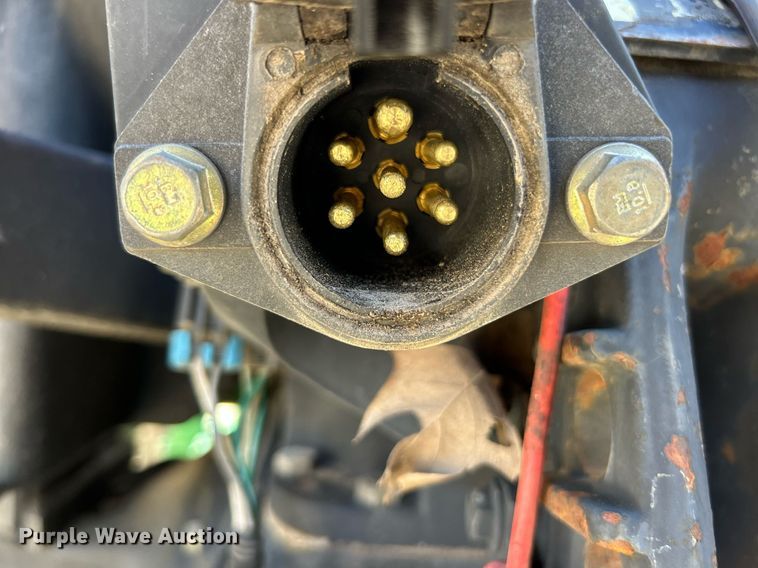 image for item EK8023 2003 John Deere 5220 tractor