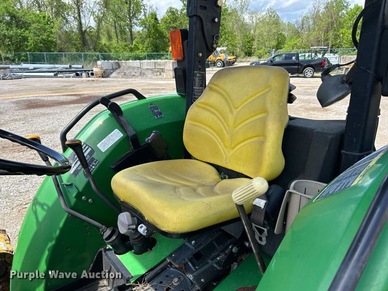 image for item EK8023 2003 John Deere 5220 tractor