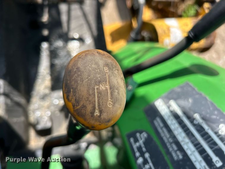 image for item EK8023 2003 John Deere 5220 tractor