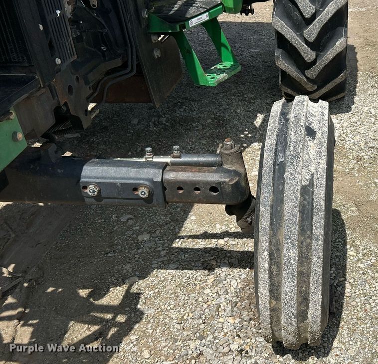 image for item EK8023 2003 John Deere 5220 tractor