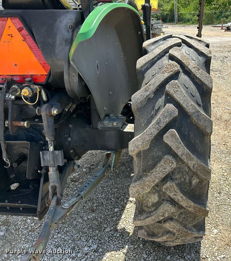 image for item EK8023 2003 John Deere 5220 tractor