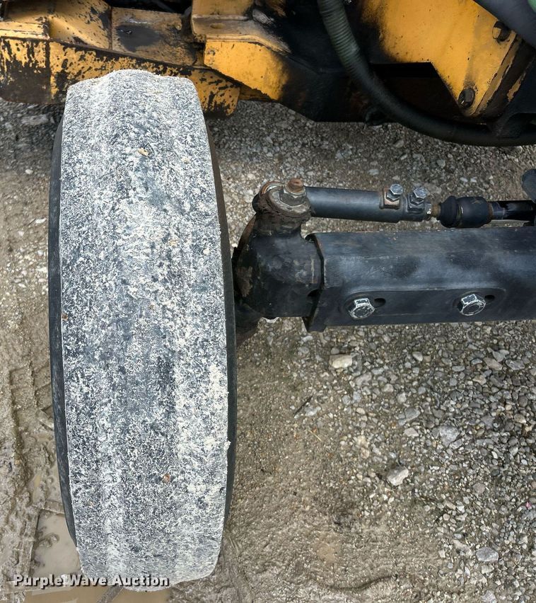 image for item EK8024 2004 John Deere 5420 tractor