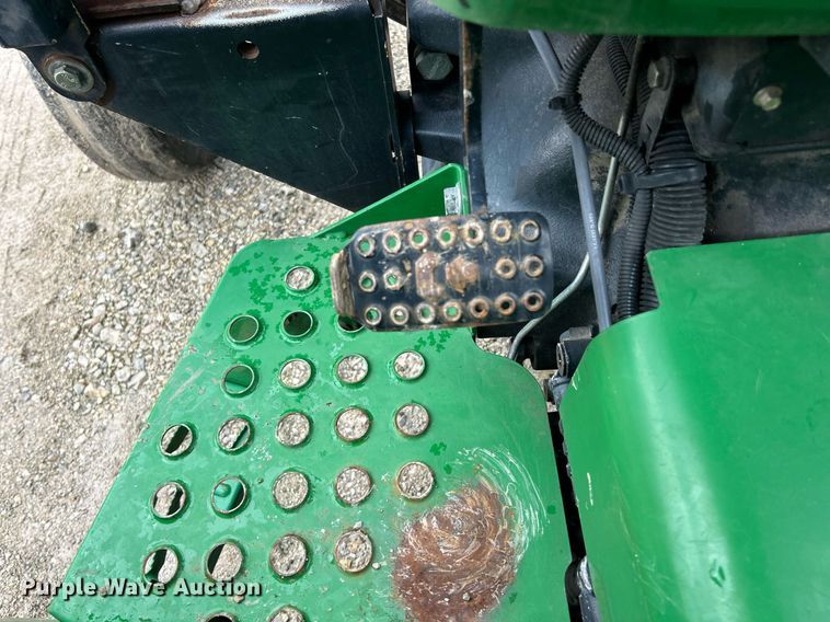 image for item EK8025 2005 John Deere 5325 tractor