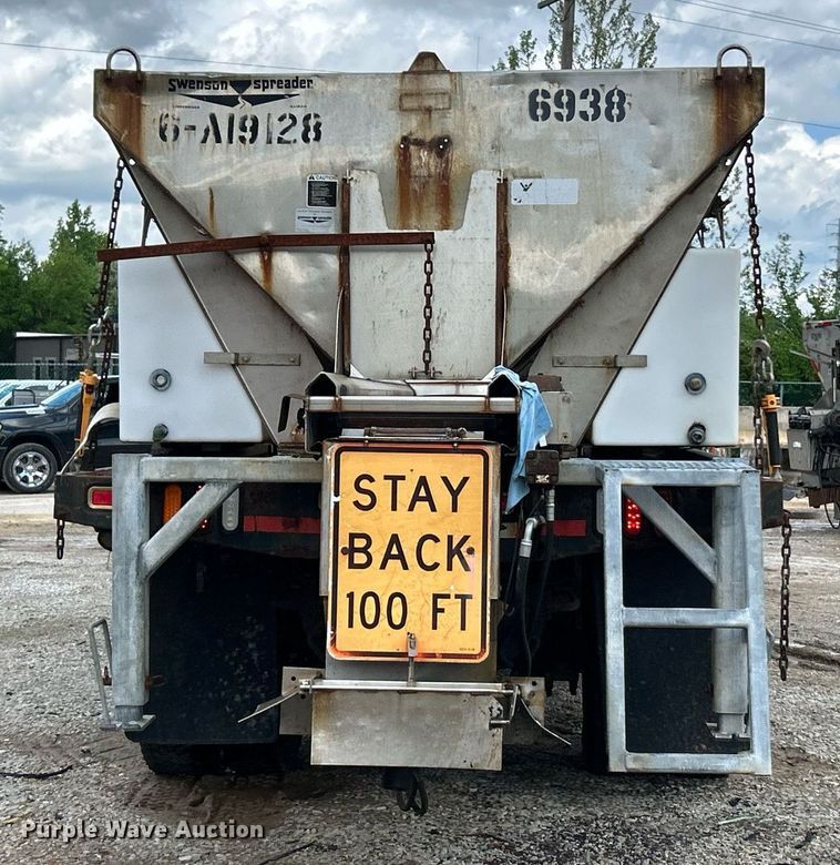 image for item EK8026 2003 International 7400 flatbed truck