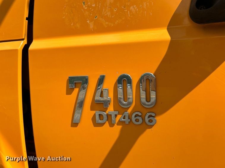 image for item EK8026 2003 International 7400 flatbed truck