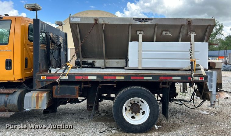 image for item EK8026 2003 International 7400 flatbed truck