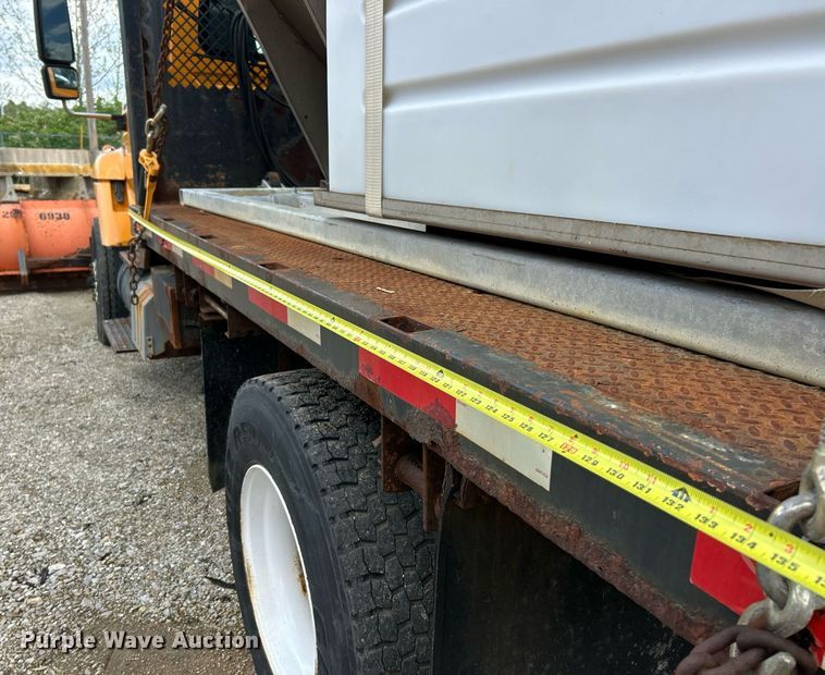 image for item EK8026 2003 International 7400 flatbed truck