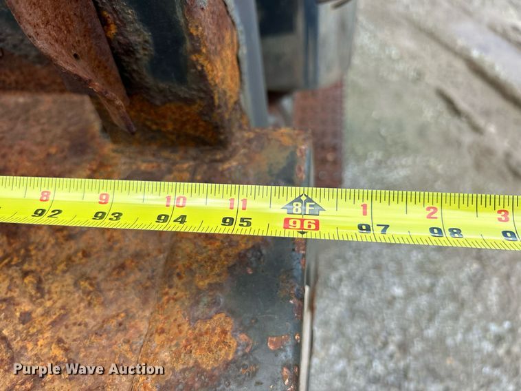 image for item EK8026 2003 International 7400 flatbed truck