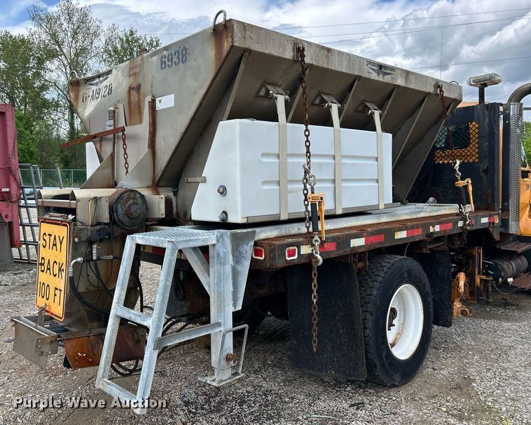 image for item EK8026 2003 International 7400 flatbed truck