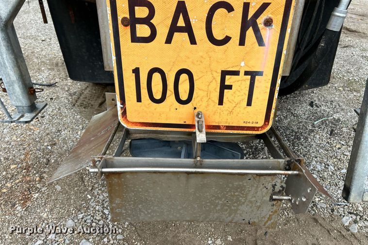 image for item EK8026 2003 International 7400 flatbed truck