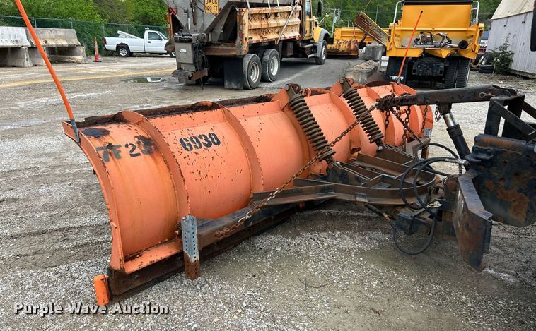 image for item EK8026 2003 International 7400 flatbed truck