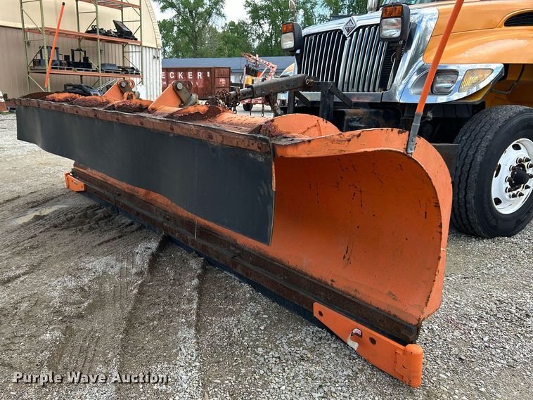 image for item EK8026 2003 International 7400 flatbed truck