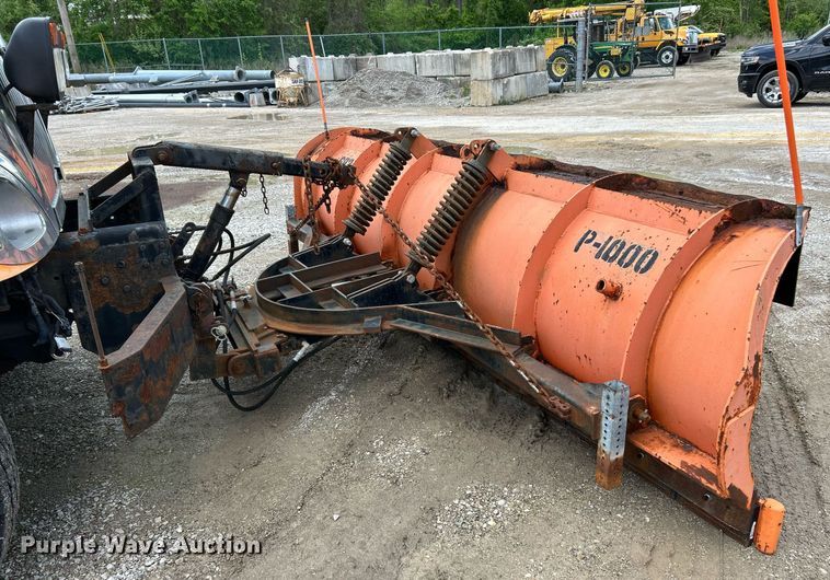 image for item EK8026 2003 International 7400 flatbed truck