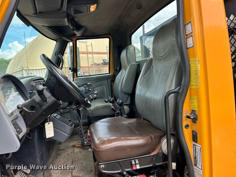 image for item EK8026 2003 International 7400 flatbed truck