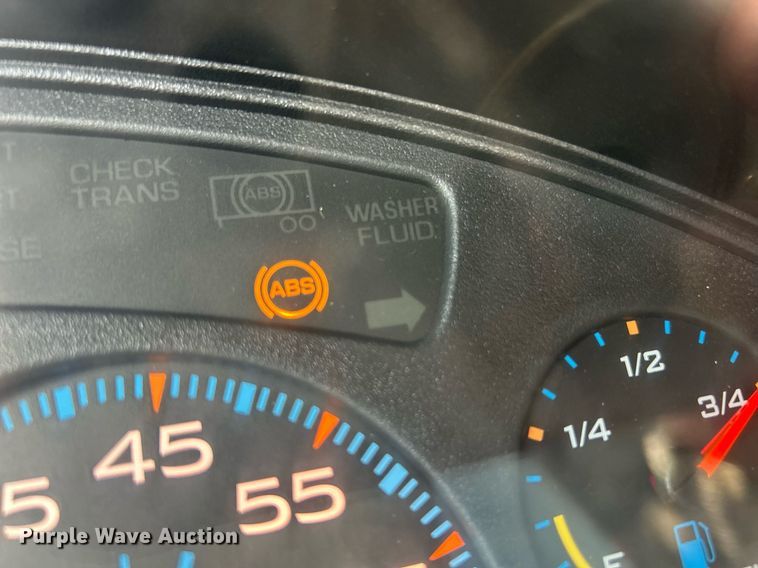 image for item EK8026 2003 International 7400 flatbed truck