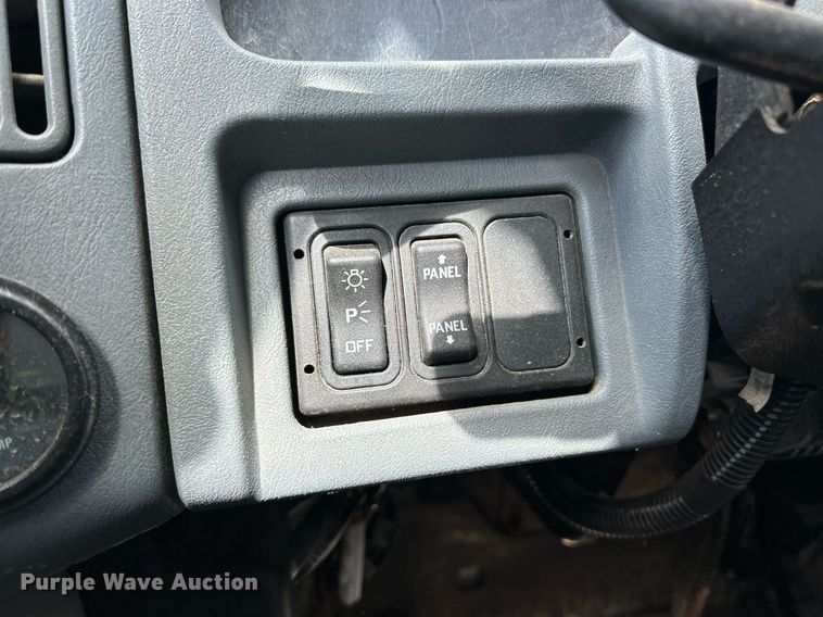 image for item EK8026 2003 International 7400 flatbed truck