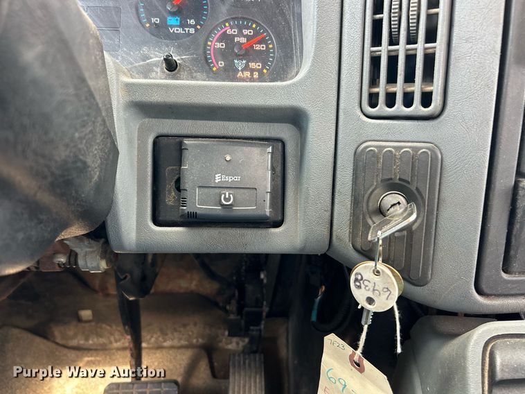 image for item EK8026 2003 International 7400 flatbed truck