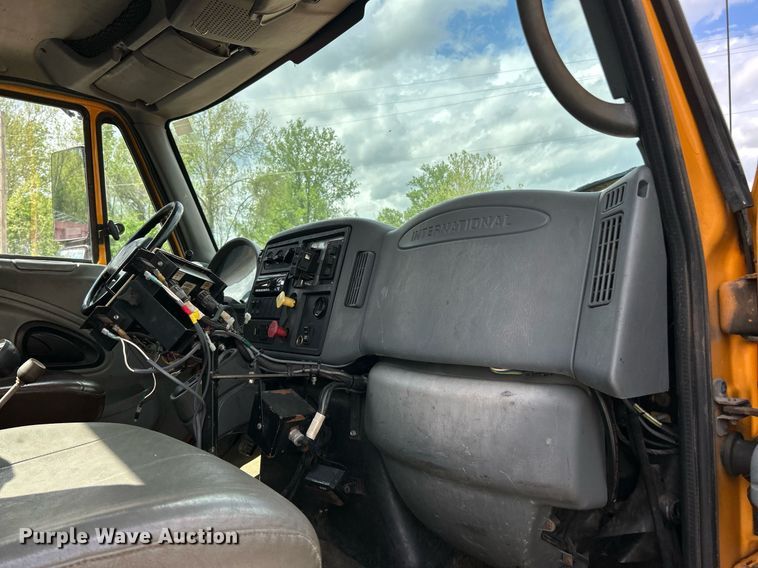 image for item EK8026 2003 International 7400 flatbed truck