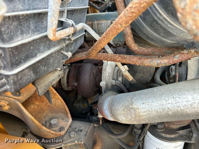 image for item EK8026 2003 International 7400 flatbed truck