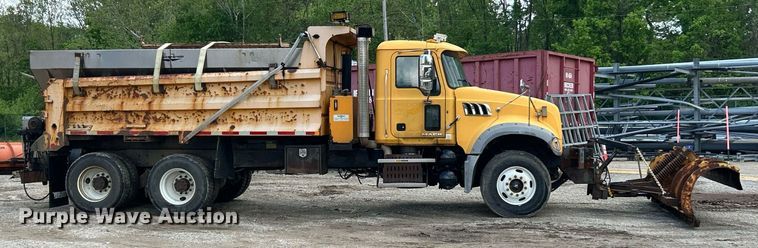 image for item EK8027 2010 Mack Granite dump truck